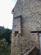 Latrines dans le village.