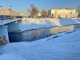 Vue sur l'Aba et le cinéma en hiver