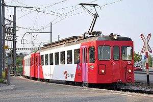 Triebwagen BDe 4/4 15 L'Orbe und Steuerwagen Bt 51 La Sihl in Chavornay, 2009