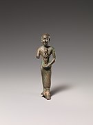 Standing man holding statuette of Nebethetepet or Nehemetaui MET DP237850.jpg