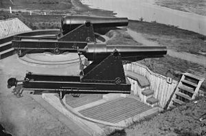 Two of the Civil War's heavy weapons: an 8-inch (200-pdr) Parrott rifle (front) and a 15-inch Rodman gun (rear) at Battery Rodgers, Alexandria, Virginia. 200pdrParrott.jpg