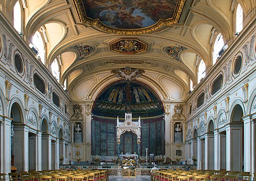 Interieur van de basiliek.