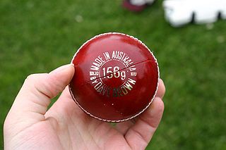 <span class="mw-page-title-main">Cricket ball</span> Ball used to play cricket