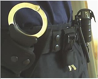 <span class="mw-page-title-main">Police duty belt</span> Belt used to carry equipment