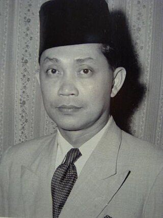 <span class="mw-page-title-main">Nik Ahmad Kamil</span> Malaysian politician