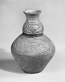 Earthenware with cord-marked and incised decoration (Tokoshinai 5 type), Metropolitan Museum of Art Tu Qi Hu -Jar MET 206724.jpg