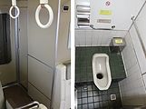 和式トイレと出入口