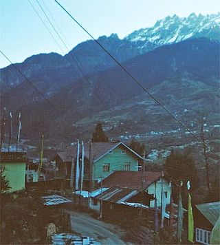 <span class="mw-page-title-main">Lachung</span> Town & Hill Station in Sikkim, India