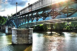 La passerelle de Bry-sur-Marne.