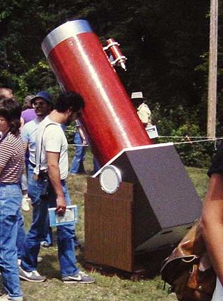 <span class="mw-page-title-main">Dobsonian telescope</span> Type of Newtonian telescope popularized by John Dobson