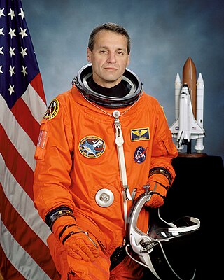 <span class="mw-page-title-main">Richard M. Linnehan</span> American astronaut and Army veterinarian (born 1957)