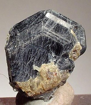 <span class="mw-page-title-main">Sapphirine</span> Rare mineral, a silicate of magnesium and aluminium