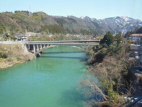 神通川と笹津橋