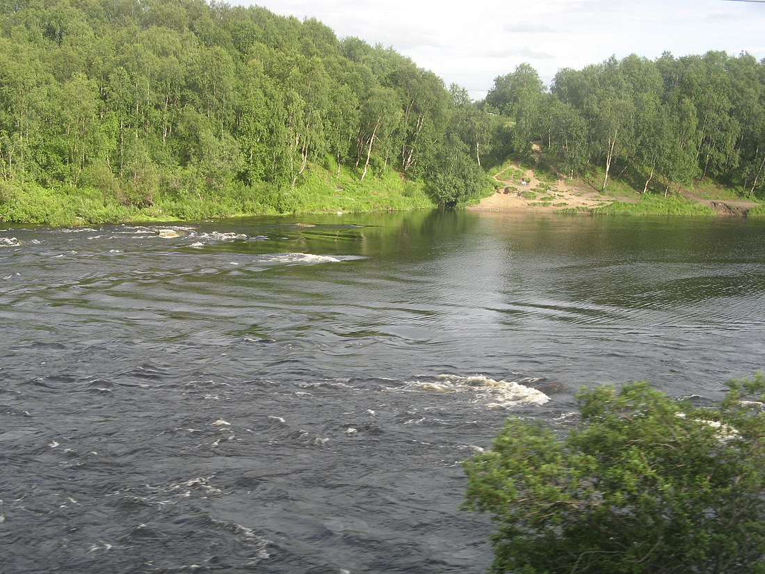 Kola (river)