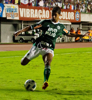 <span class="mw-page-title-main">Ricardo Bueno</span> Brazilian footballer