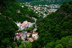 Nhìn ra Borjomi giữa vùng Tiểu Kavkaz