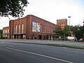 Das Deutsche Haus von der Straße aus gesehen