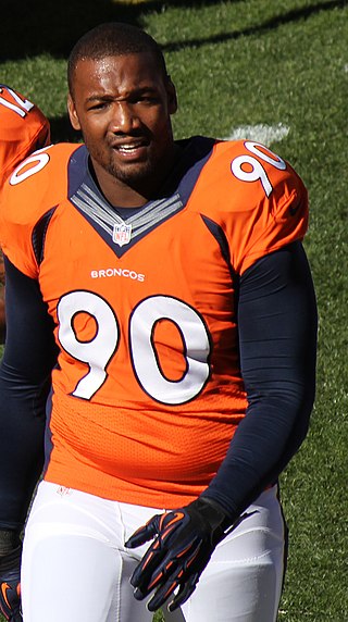 <span class="mw-page-title-main">Shaun Phillips</span> American football player (born 1981)