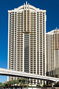 File:The Signature at MGM Grand Tower