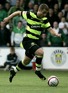 Maloney playing for Celtic in 2009 1-Shaun Maloney.jpg