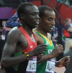 Isiah Kiplangat Koech (vas.) Lontoon olympialaisissa 2012