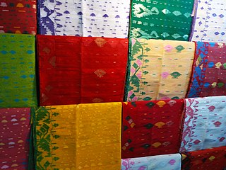 <span class="mw-page-title-main">Jamdani</span> Traditional weaving art of Bangladesh