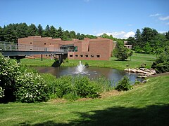 Carl C. Icahn Center für die Wissenschaft I, Choate Rosemary Hall, (Privatschule, Wallingford (Connecticut), Architekt: I. M. Pei, 1989)