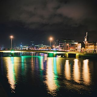 <span class="mw-page-title-main">Talbot Memorial Bridge</span> Bridge over the River Liffey in Ireland