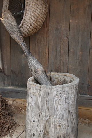 <i>Jeolgu</i> Traditional Korean mortar and pestle set