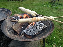 Pinnebrod made over an open fire Snobrod, twist bread, stick bread, campfire bread, pinnbrod, pinnebrod, Stockbrot 2013-07-01 21-15.jpg