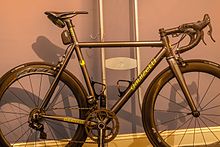 Road bike equipped with first generation Campagnolo Super Record EPS Campagnolo EPS-1.jpg