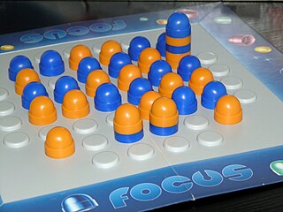 <i>Focus</i> (board game) Abstract strategy board game