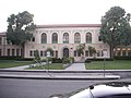 Die Walter Reed Middle School in der Irvine Avenue