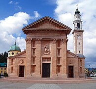 La chiesa parrocchiale di San Matteo apostolo ed evangelista in Asiago, riedificata nella prima metà del Novecento[24]