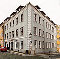 Wohnhaus in geschlossener Bebauung, Eckhaus