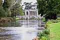 "Wilton-House-22-Garten-2004-gje.jpg" by User:Gerd Eichmann