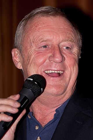 <span class="mw-page-title-main">Chris Tarrant</span> English broadcaster (born 1946)