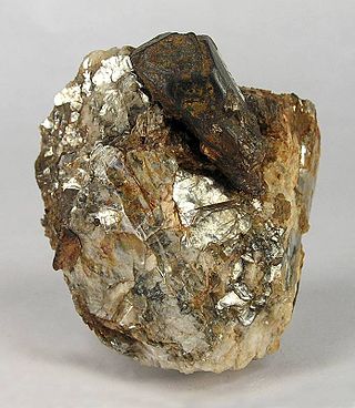 <span class="mw-page-title-main">Columbite</span> Mineral group