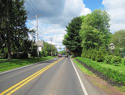 Southbound PA 532 approaching Lindenhurst Road