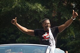 Dragon Con 2013 Parade - Ernie Hudson (9681632734).jpg