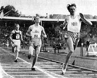 Arne Andersson segrar på 1500 meter och sätter nytt svenskt rekord med tiden 3.48,8 i en landskamp mot Finland den 28 juli 1939 på Stockholms Stadion.