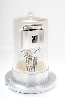 <span class="mw-page-title-main">Deuterium arc lamp</span> Type of gas-discharge light source that emits ultraviolet light