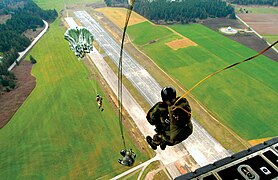 C-130 EODMU-11 static jump 2004