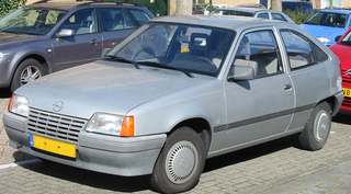 <span class="mw-page-title-main">Opel Kadett E</span> Motor vehicle