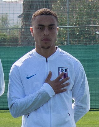 <span class="mw-page-title-main">Sergiño Dest</span> American soccer player (born 2000)