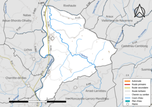 Carte en couleur présentant le réseau hydrographique de la commune