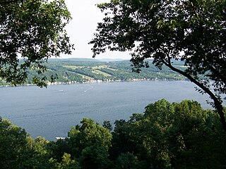 <span class="mw-page-title-main">Keuka Lake</span> Lake on border of Steuben and Yates County, New York, USA