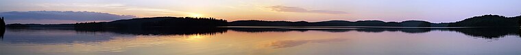 Vue panoramique du lac Tea Nord dans le parc provincial Algonquin, en Ontario.