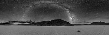 Panoráma Mliečnej cesty, pozorovanie z Death Valley roku 2005.