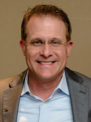 <span class="mw-page-title-main">Gus Malzahn</span> American football player and coach (born 1965)